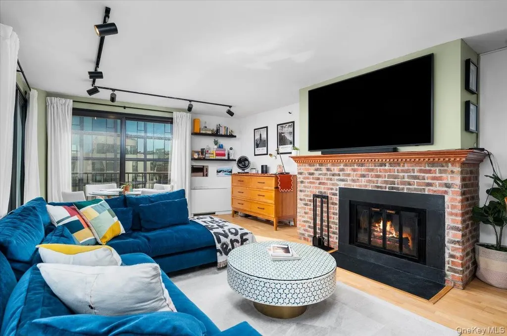 10 Cottage Place White Plains NY 10601