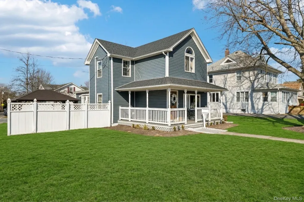 72 Waverly Avenue Patchogue NY 11772