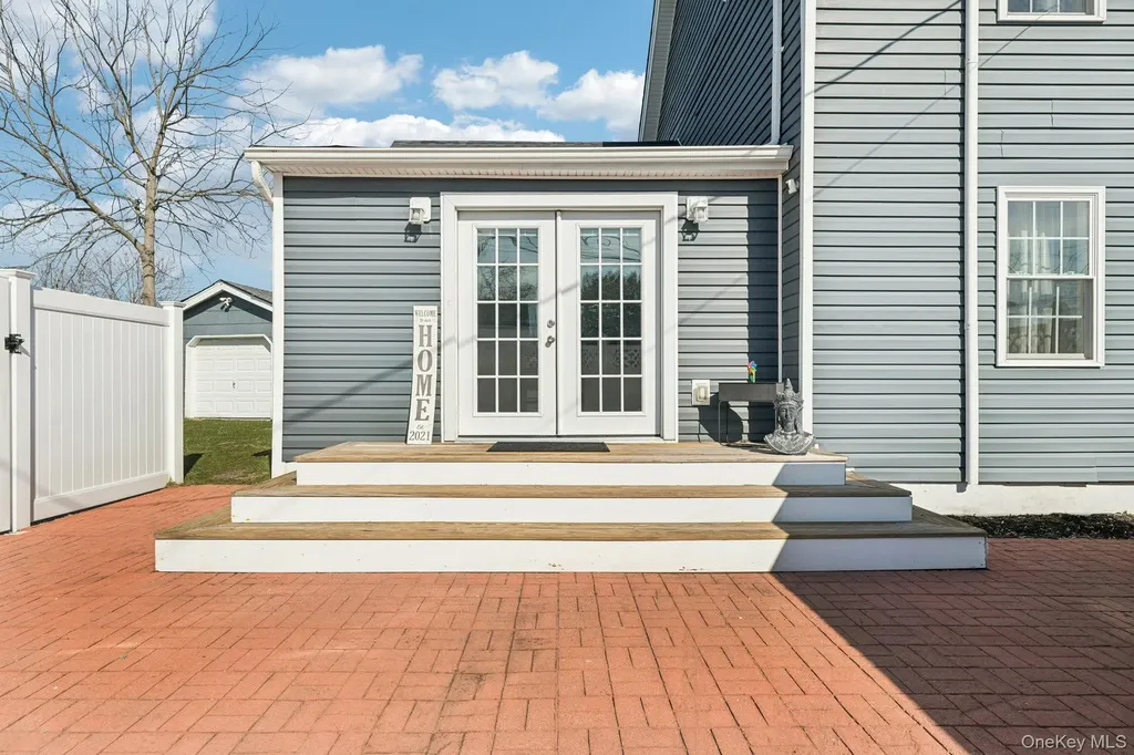 72 Waverly Avenue Patchogue NY 11772