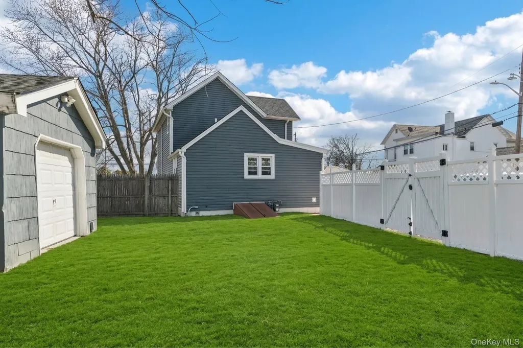 72 Waverly Avenue Patchogue NY 11772