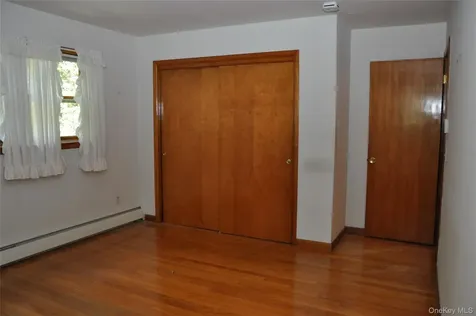 32 Fuller Lane Hyde Park NY 12538