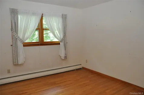 32 Fuller Lane Hyde Park NY 12538