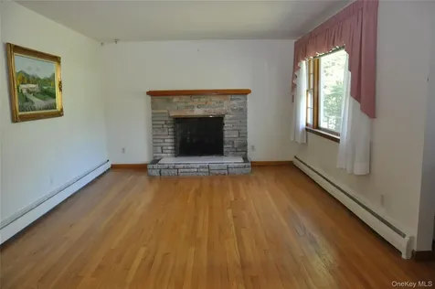 32 Fuller Lane Hyde Park NY 12538