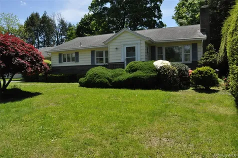 32 Fuller Lane Hyde Park NY 12538