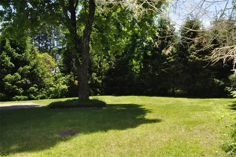 32 Fuller Lane Hyde Park NY 12538
