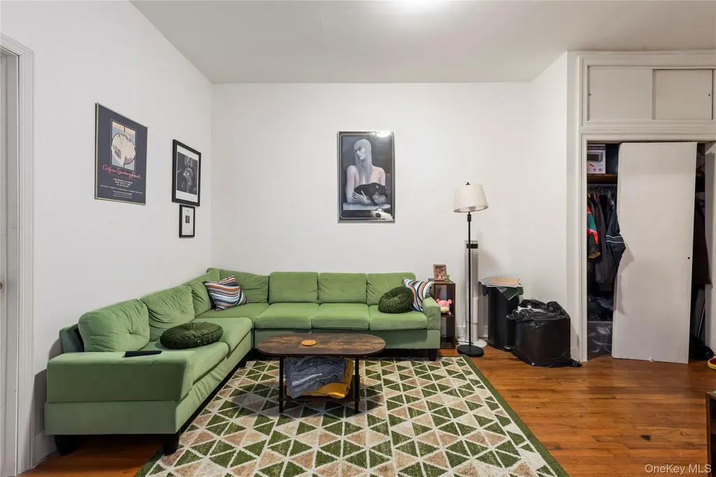 4304 34th Avenue Astoria NY 11101
