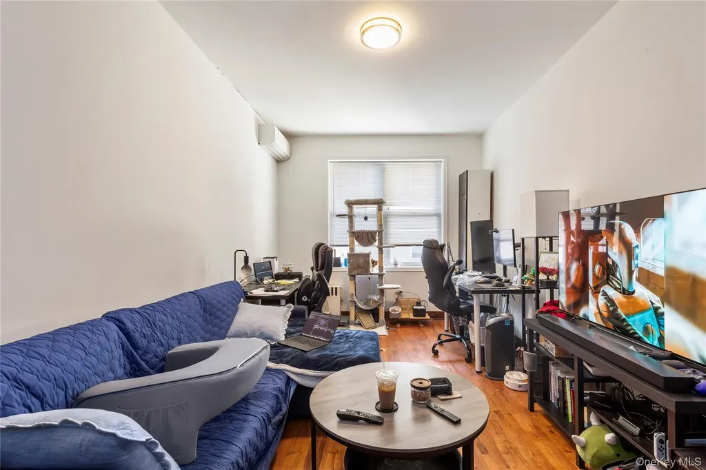 4304 34th Avenue Astoria NY 11101