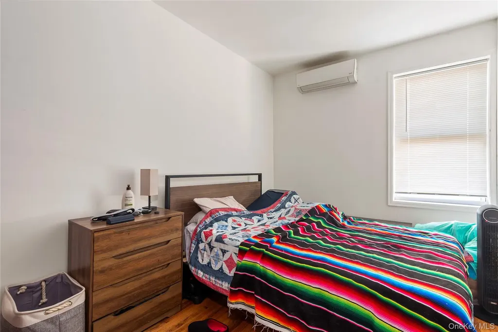 4304 34th Avenue Astoria NY 11101