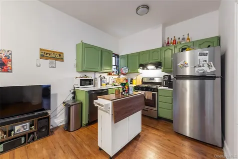 4304 34th Avenue Astoria NY 11101