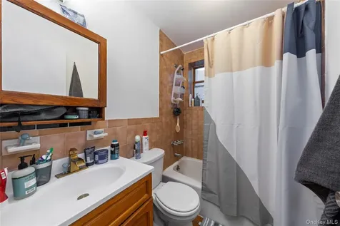 4304 34th Avenue Astoria NY 11101