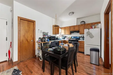 4304 34th Avenue Astoria NY 11101