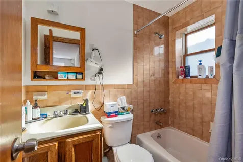 4304 34th Avenue Astoria NY 11101