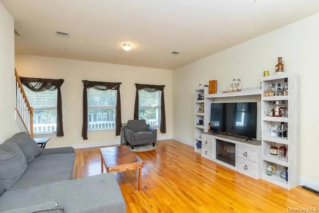 31 Barley Lane Patchogue NY 11772