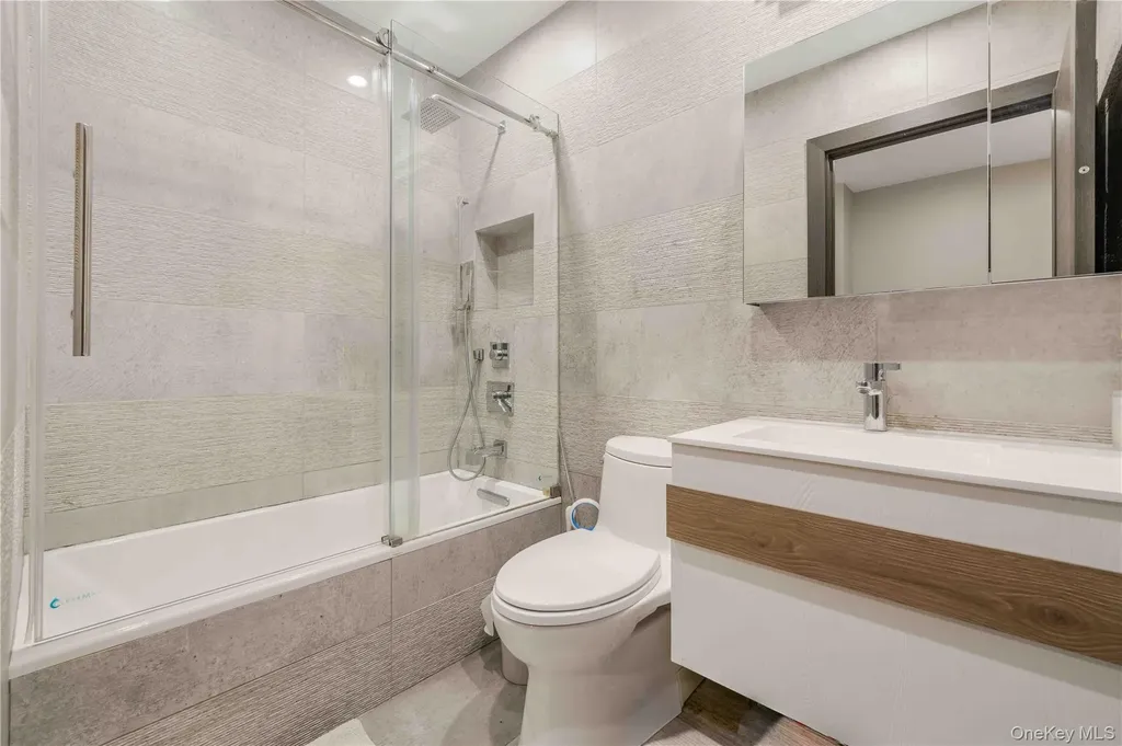1324 Robin Lane Bayside NY 11360
