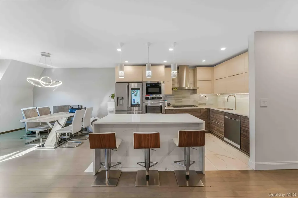 1324 Robin Lane Bayside NY 11360