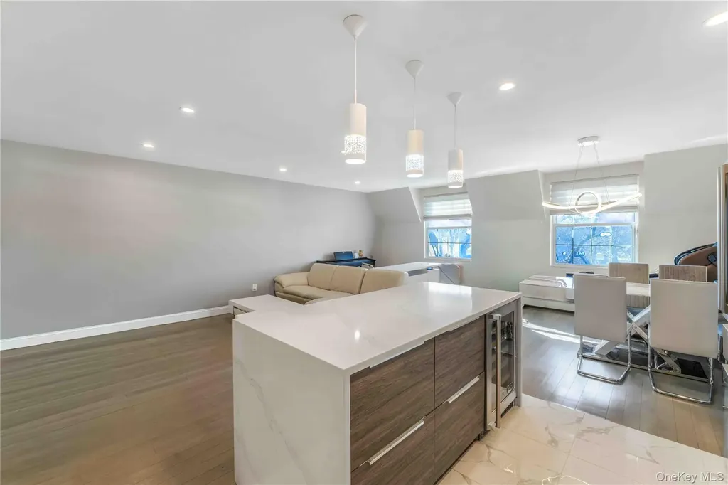 1324 Robin Lane Bayside NY 11360