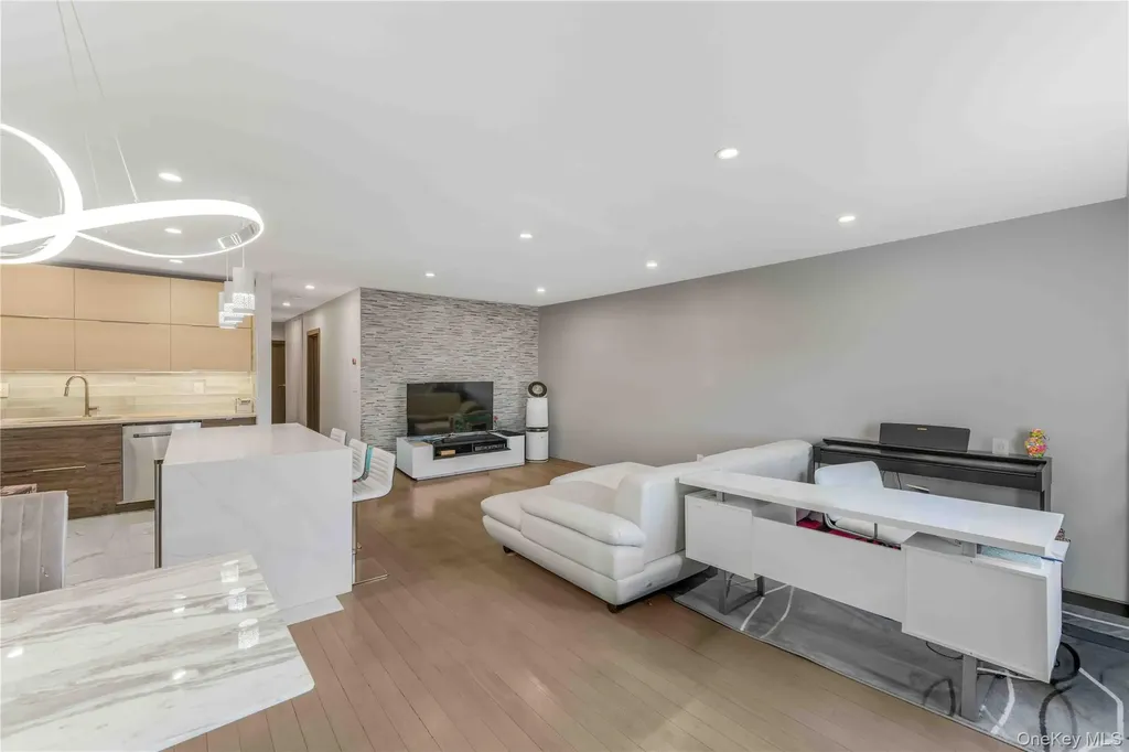 1324 Robin Lane Bayside NY 11360