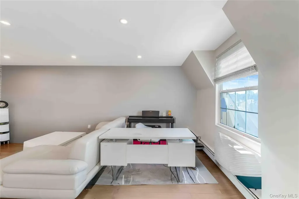 1324 Robin Lane Bayside NY 11360