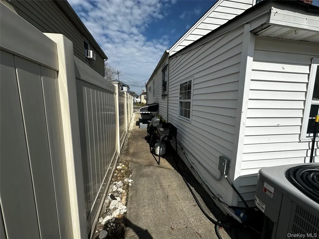 24116 148th Road Rosedale NY 11422