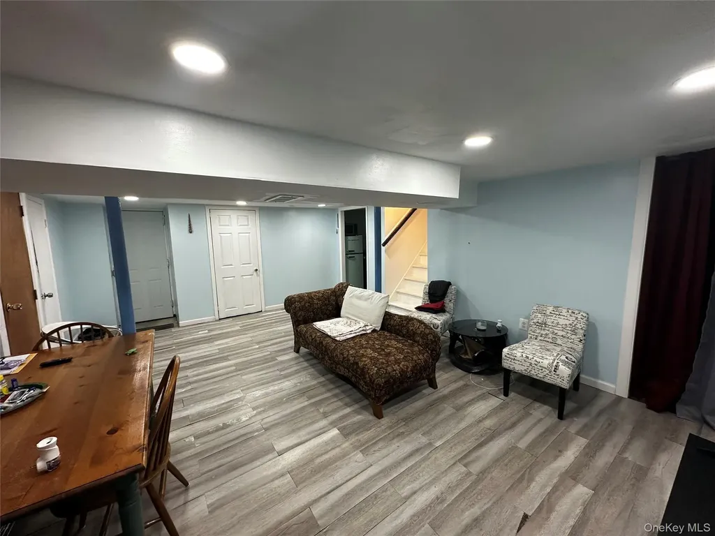 24116 148th Road Rosedale NY 11422