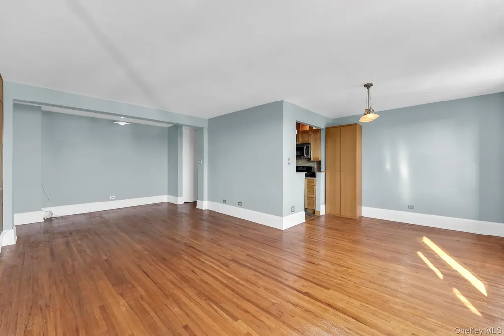 2015 Saint Paul Avenue Bronx NY 10461