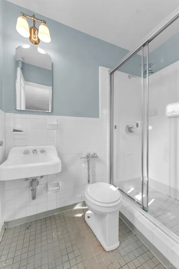 2015 Saint Paul Avenue Bronx NY 10461