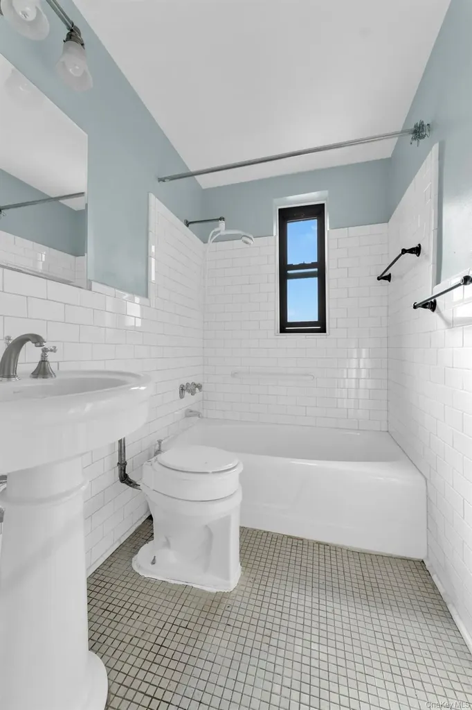 2015 Saint Paul Avenue Bronx NY 10461