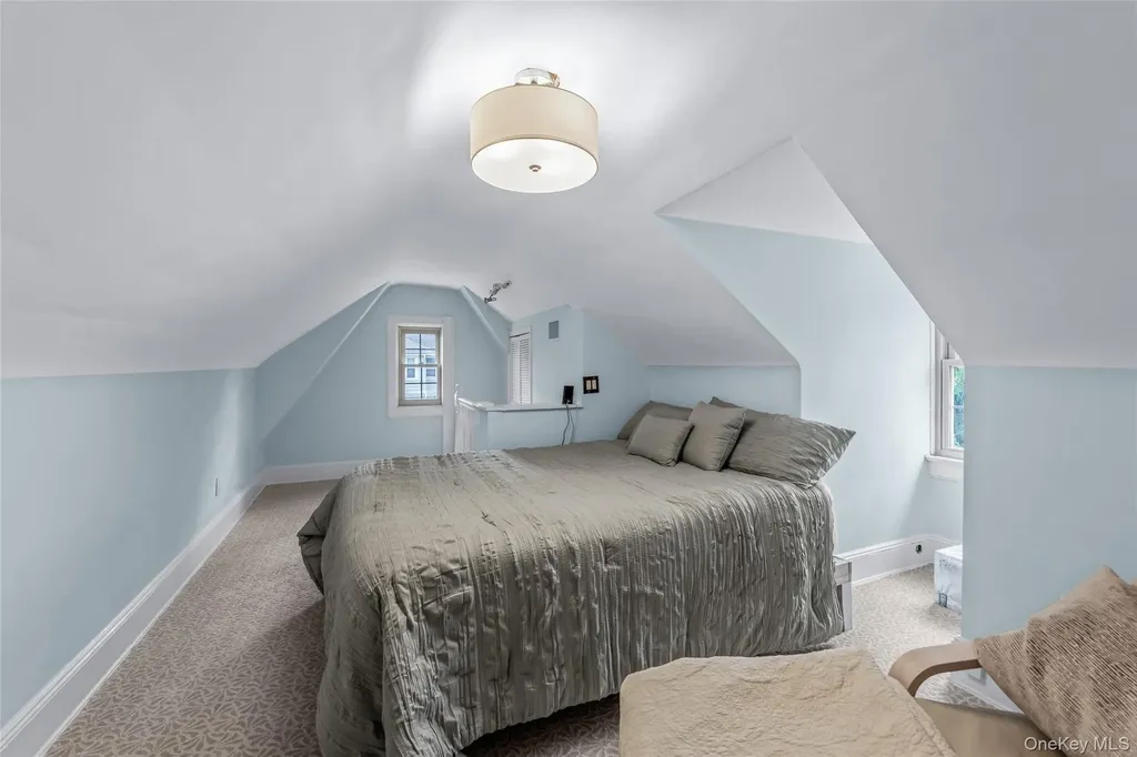 340 Manor Road Douglaston NY 11363