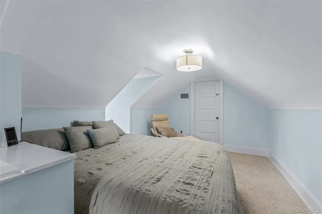 340 Manor Road Douglaston NY 11363
