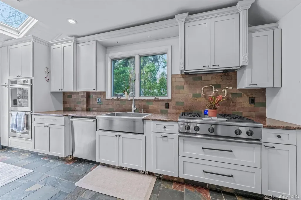 340 Manor Road Douglaston NY 11363