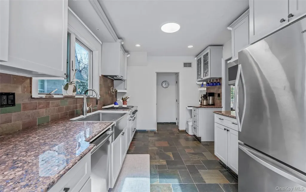 340 Manor Road Douglaston NY 11363