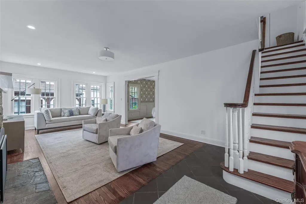 340 Manor Road Douglaston NY 11363