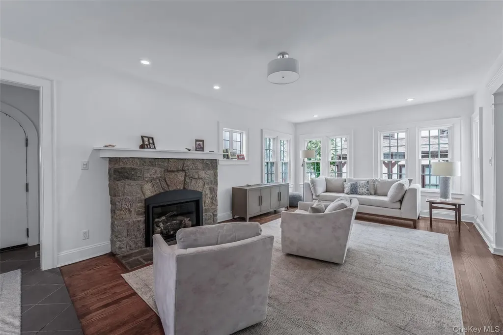 340 Manor Road Douglaston NY 11363