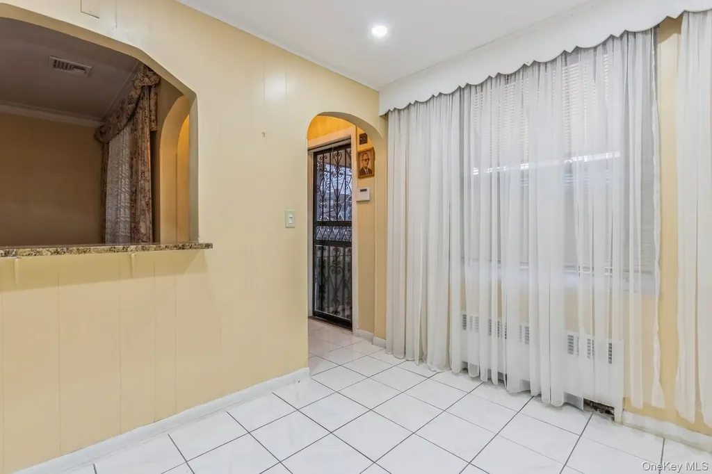4121 Grace Avenue Bronx NY 10466