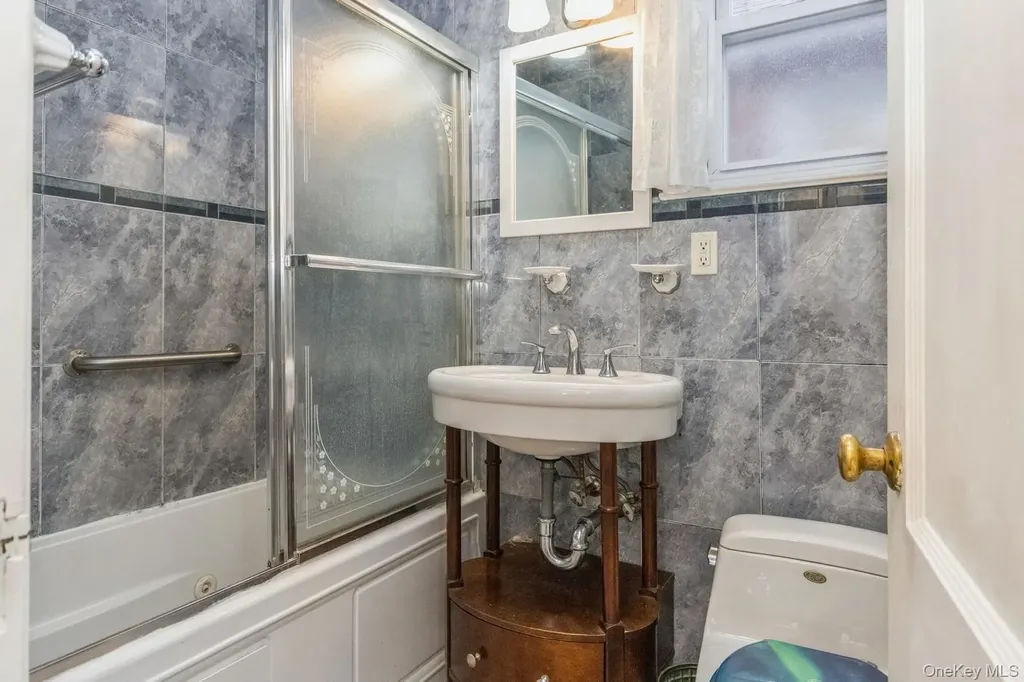 4121 Grace Avenue Bronx NY 10466