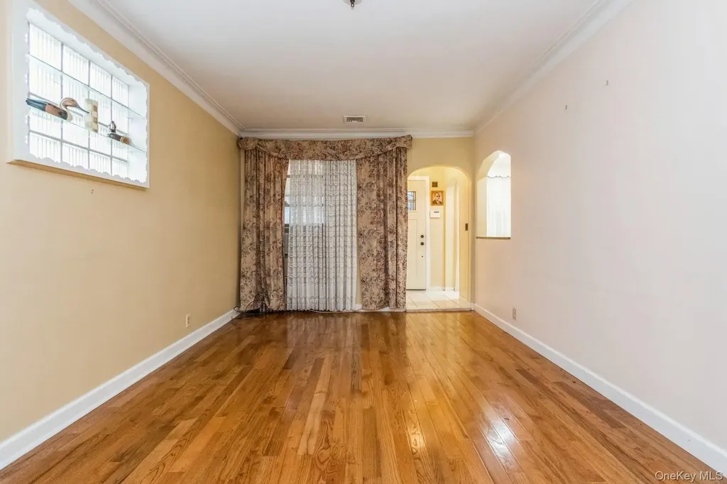 4121 Grace Avenue Bronx NY 10466