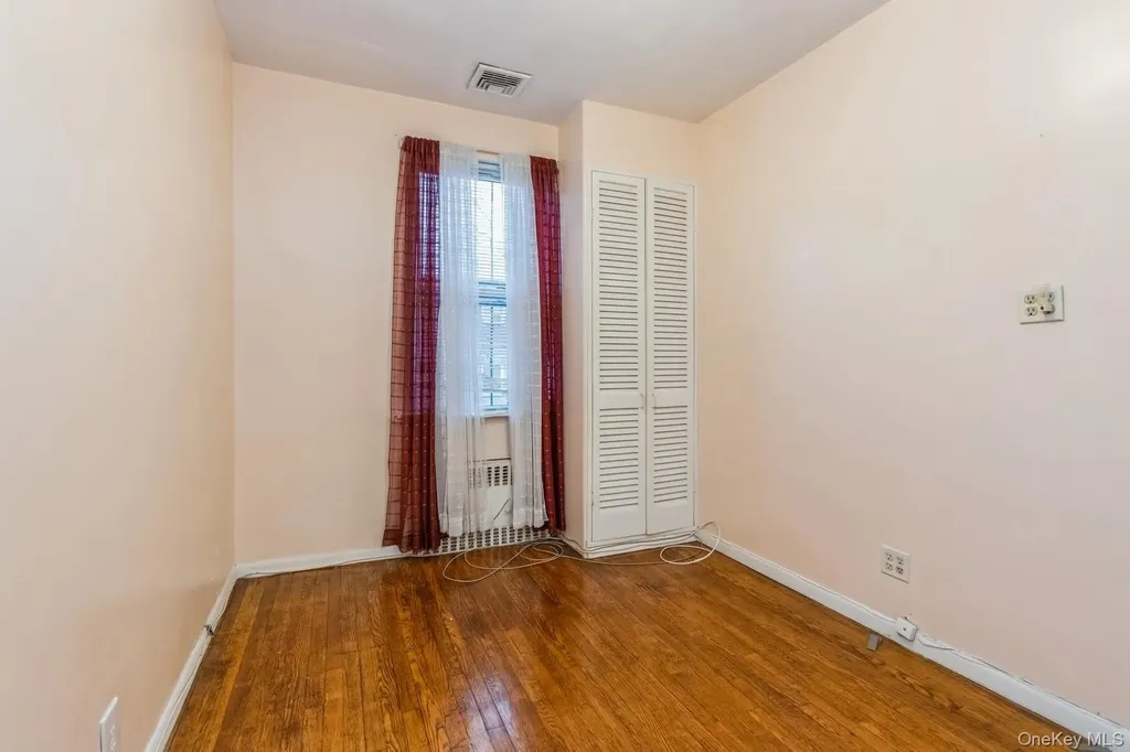 4121 Grace Avenue Bronx NY 10466