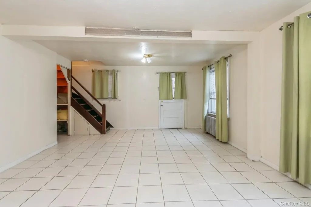 4121 Grace Avenue Bronx NY 10466