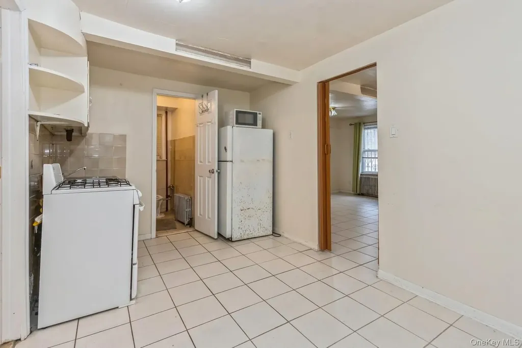 4121 Grace Avenue Bronx NY 10466