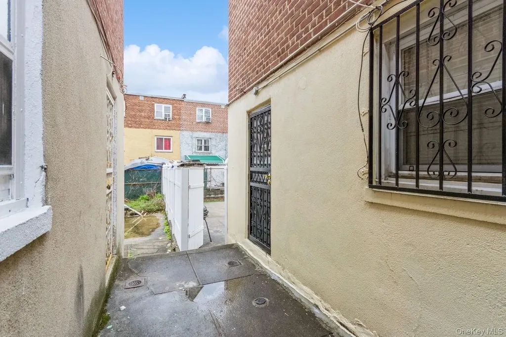 4121 Grace Avenue Bronx NY 10466