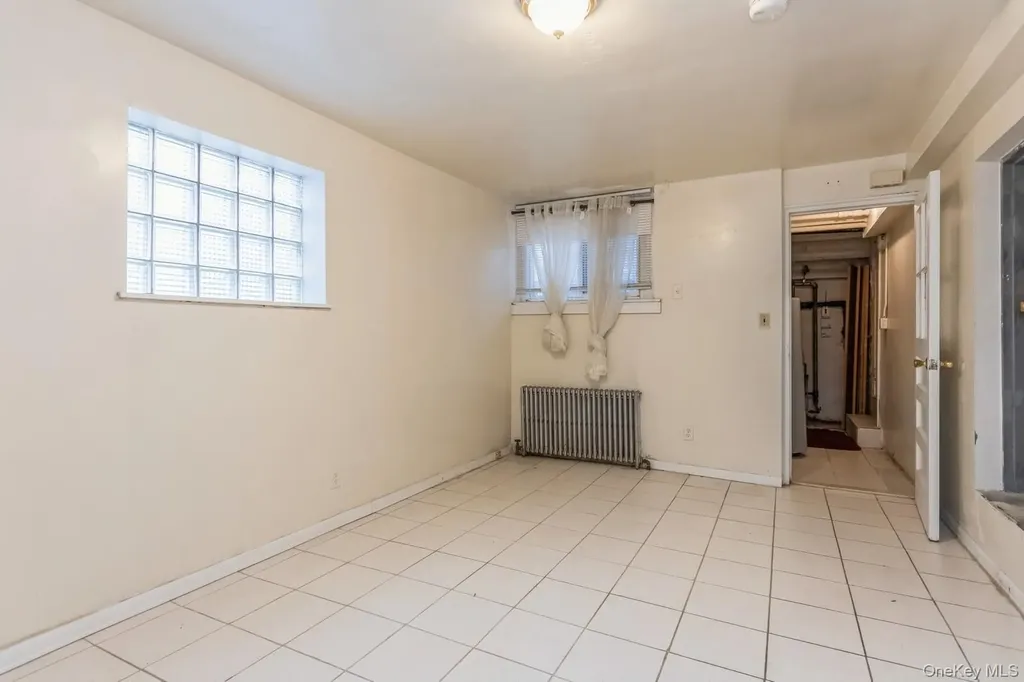 4121 Grace Avenue Bronx NY 10466