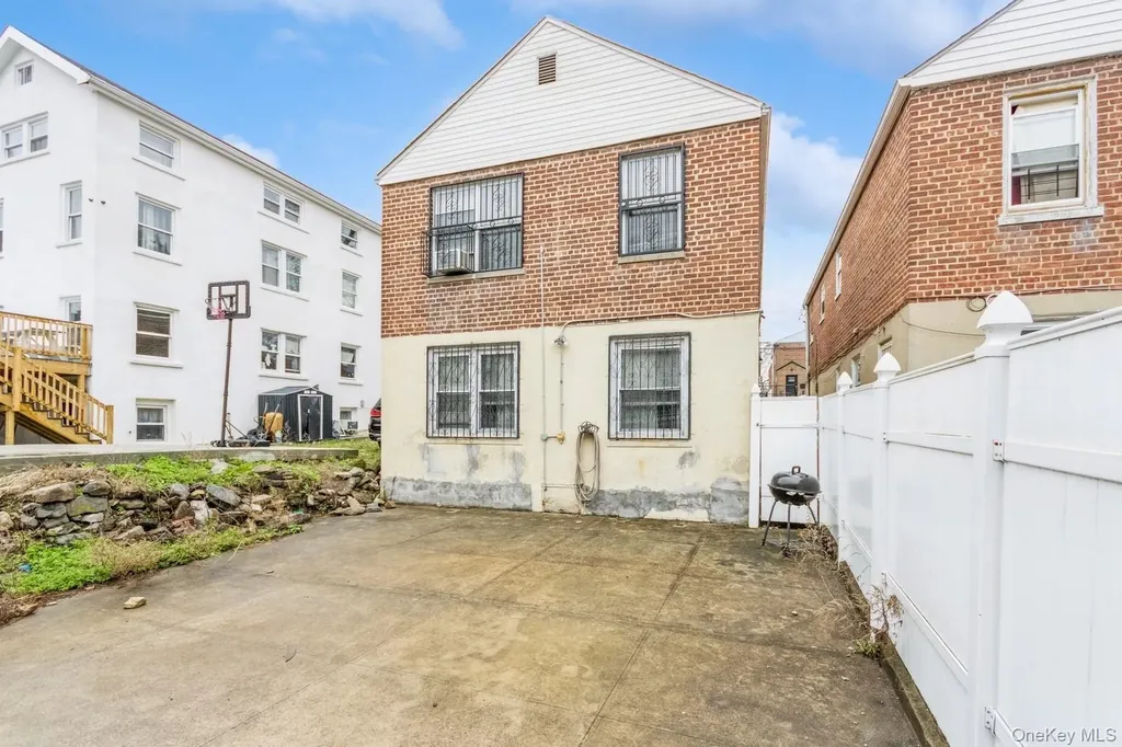 4121 Grace Avenue Bronx NY 10466