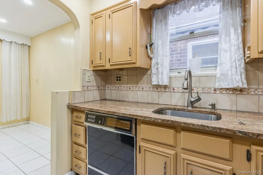 4121 Grace Avenue Bronx NY 10466