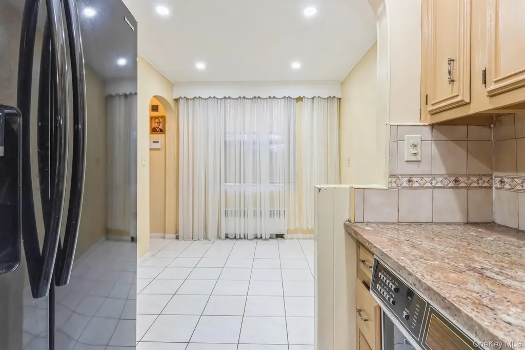 4121 Grace Avenue Bronx NY 10466