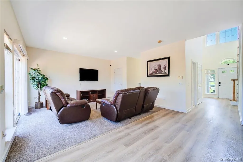 21 Alder Way Wappingers Falls NY 12590