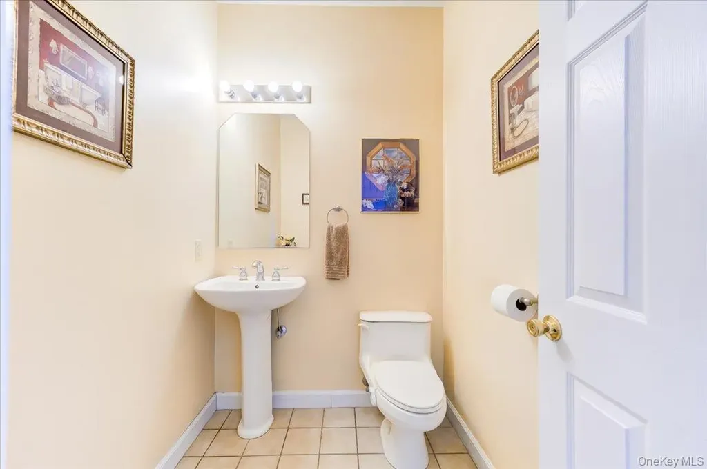 21 Alder Way Wappingers Falls NY 12590