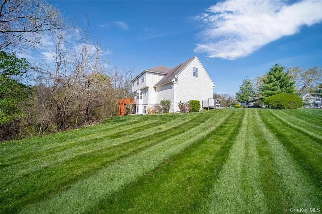 21 Alder Way Wappingers Falls NY 12590