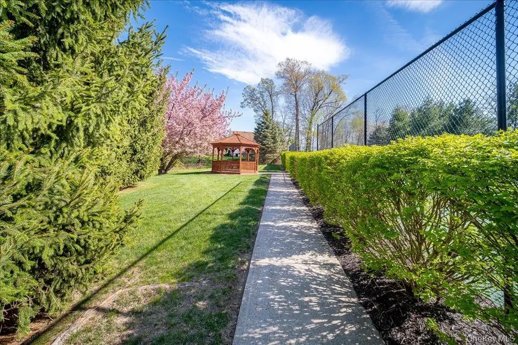 21 Alder Way Wappingers Falls NY 12590