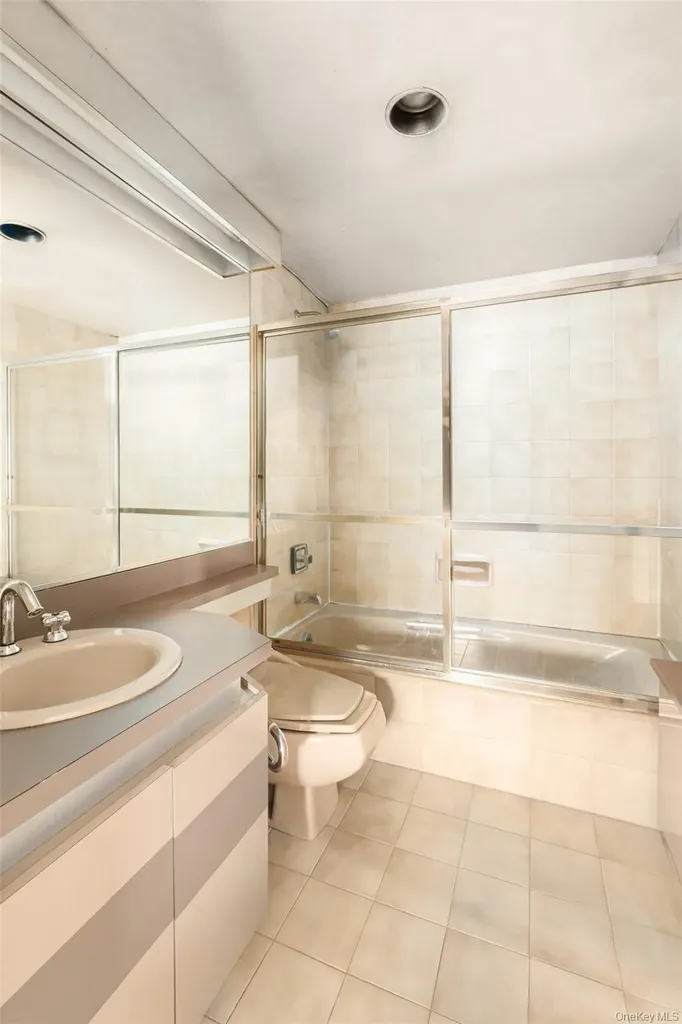 214 Cedar Avenue Hewlett Bay Park NY 11557