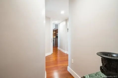 175 Huguenot Street New Rochelle NY 10801